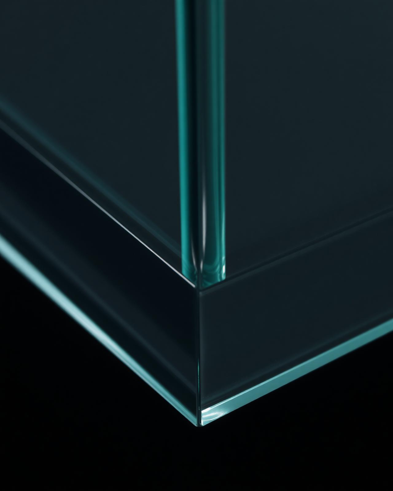 Macro detail of polished low-iron glass edges